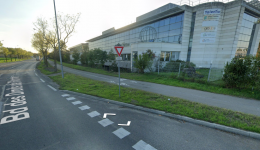 L'accident mortel entre une voiture et un bus s'est produit dans la nuit de vendredi à samedi, boulevard des Droits-de-l'Homme à Bron
