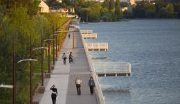 L'esplanade du lac d'Allier à Vichy.