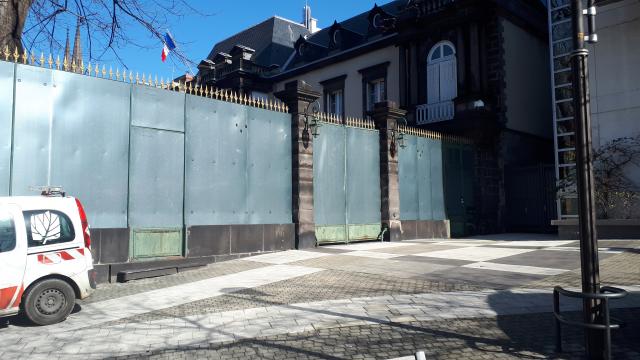 Protection renforcée à la préfecture du Puy-de-Dôme © Tiphaine Coulon / radio Scoop