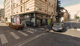 Le bureau de tabac situé à l'angle des rues Docteur-Papillon et du 4 août à Villeurbanne