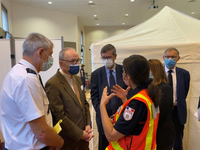 Le préfet de la Région, Pascal Mailhos, le recteur de l'Académie de Lyon, Olivier Dugrip et le directeur de l'ARS, Jean-Yves Grall © Valentin Chenard