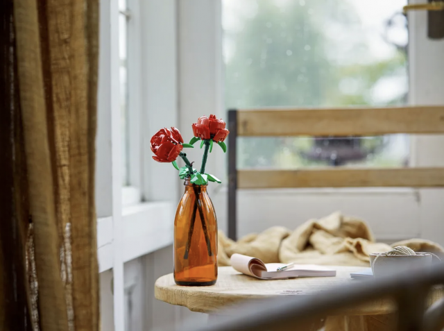 Les roses rouges © LEGO France, site officiel