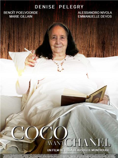 Des résidents d'Ehpad revisitent des affiches de film. © Villa Beausoleil