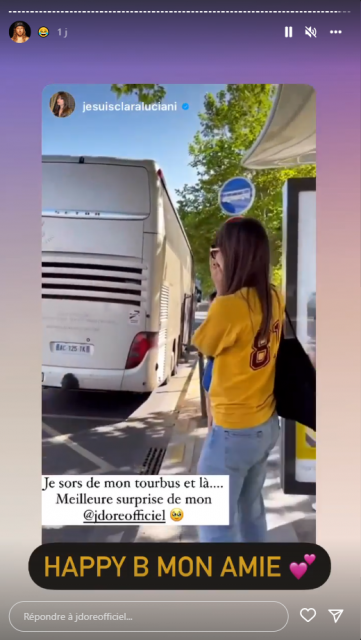 Clara Luciani découvre la surprise de Julien Doré © capture instagram, jdoreofficiel
