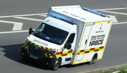 Un véhicule de déminage