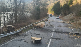 Un autre éboulement sur la RD1504 dans l'Ain.