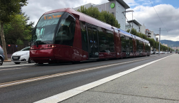 Le tramway à Clermont-Ferrand (Puy-de-Dôme).