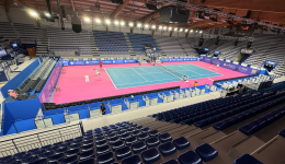 Le court central de la Halle des Sports André Vacheresse pour l'Open-Auvergne-Rhône-Alpes de Roanne.