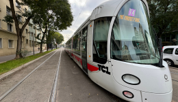 Le tramway T4 Ã Lyon.