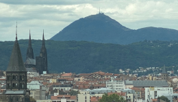 Vue du puy-de-Dôme, depuis Clermont-Ferrand