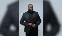 Issa Doumbia présente son nouveau spectacle