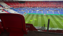 Une vue du stade de l'OL depuis la tribune la plus haute.