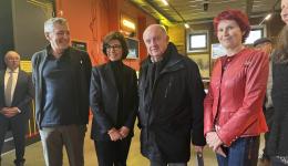 Rachida Dati était en visite à Gap, Gilles Charensol, fondateur de la Cinémathèque à sa droite et Roger Didier, maire de la ville, à sa gauche.