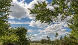 Le ciel ponctué de nuages