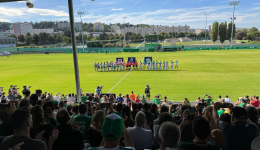Les Amazones ont été encouragées par 1.500 supporters dans la tribune du stade Salif Keita à Saint-Ãtienne.