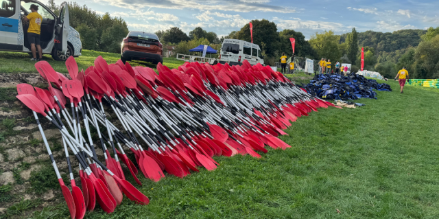 La quantité impressionnante de pagaies... © Radio SCOOP - Tom Bonnard