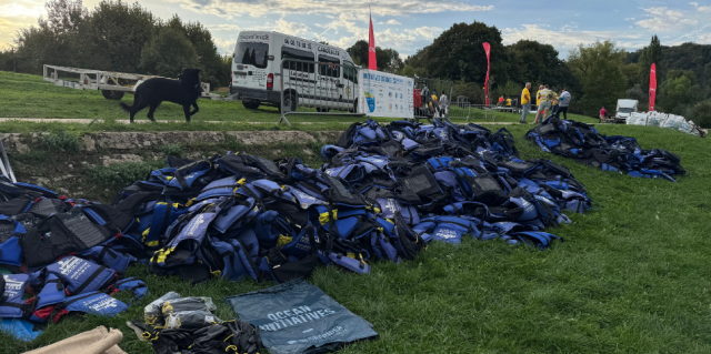 Même chose pour les gilets de sauvetage. Toujours avec notre ami le chien. © Radio SCOOP - Tom Bonnard