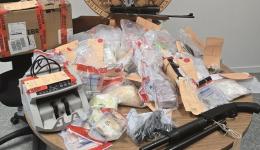 Les gendarmes de Briançon ont saisi une incroyable quantité de drogues, de cannabis, d'argent, dans un camping-car stationné à Briançon