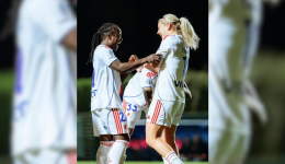 Tabitha Chawinga et Ada Hegerberg lors de la large victoire d'OL Lyonnes face à Montpellier (1-5)