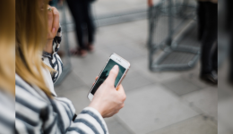 La Région Auvergne-Rhône-Alpes veut interdire les téléphones portables dans les lycées