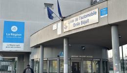 Le lycée professionnel de l'automobile Ãmile-Béhuit à Bron, près duquel un adolescent de 15 ans a été grièvement blessé