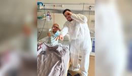 Rayan Cherki a rendu visite à un enfant malade au centre Léon Bérard, à Lyon.