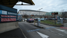 L'entrée du parking de l'hôpital de la Croix-Rousse, à Lyon