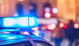 Il prend la fuite en voiture, percute une voiture de police et blesse deux agents à Bourg-en-Bresse