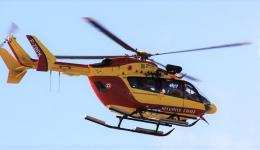 Une femme a été héliportée à l'hôpital après une grave chute à vélo
