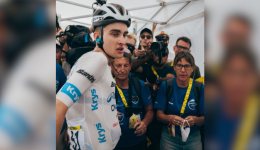 Le Lyonnais Paul Seixas est devenu le plus jeune coureur à endosser un maillot distinctif sur le Tour de France