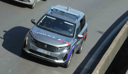 Une voiture de la police nationale