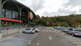 Les faits se sont déroulés dans la nuit de jeudi à vendredi, à Sainte-Foy-lès-Lyon, sur le parking de l'enseigne Grand Frais