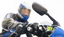 Un motard a été contrôlé à 132 km/h dans une zone limitée à 50, ce samedi 15 août, à Limonest, près de Lyon.