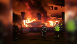 L'incendie s'est déclaré aux alentours de 2h45, ce vendredi 28 août, dans un garage automobile de Villars (Loire)