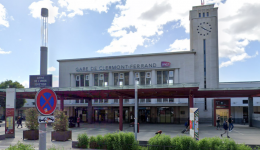 Le parvis de la gare de Clermont-Ferrand.