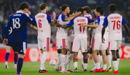 Les joueurs de l'OL face à ceux d'Anderlecht.