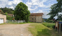 Le drame s'est produit dans la nuit de mercredi à jeudi dans le hameau de Greleyre, à Marsac-en-Livradois (Puy-de-Dôme)