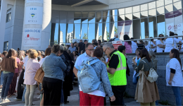 Plus de 250 manifestants se sont rassemblés ce mardi 22 septembre devant la clinique mutualiste de Saint-Ãtienne