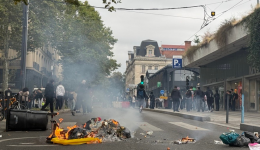 Le chaos dans les rues de Saint-Ãtienne, mercredi 1er octobre, pour le troisième jour d'un mouvement national de blocages des lycées.