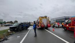 Un véhicule utilitaire et une voiture sont entrés en collision frontale sur la RD 1084, mobilisant d'importants moyens de secours