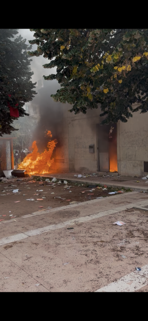 Un incendie s'est déclaré à l'Office du tourisme, place Bellecour © Robin Hubert - Radio SCOOP