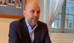 Pour le 24 octobre, le maire de Bourg-en-Bresse, Jean-François Debat, demande que les rassemblements se tiennent en dehors du centre-ville