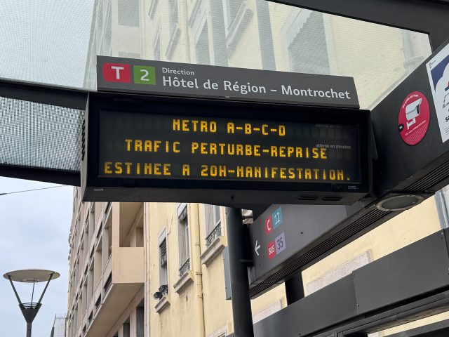 Le réseau TCL est fortement perturbé ce samedi à Lyon en raison de la manifestation © Tom Bonnard - Radio SCOOP