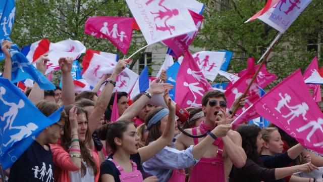 게이들한테 인기있어서 당황해하는 반동성애 단체 | 인스티즈