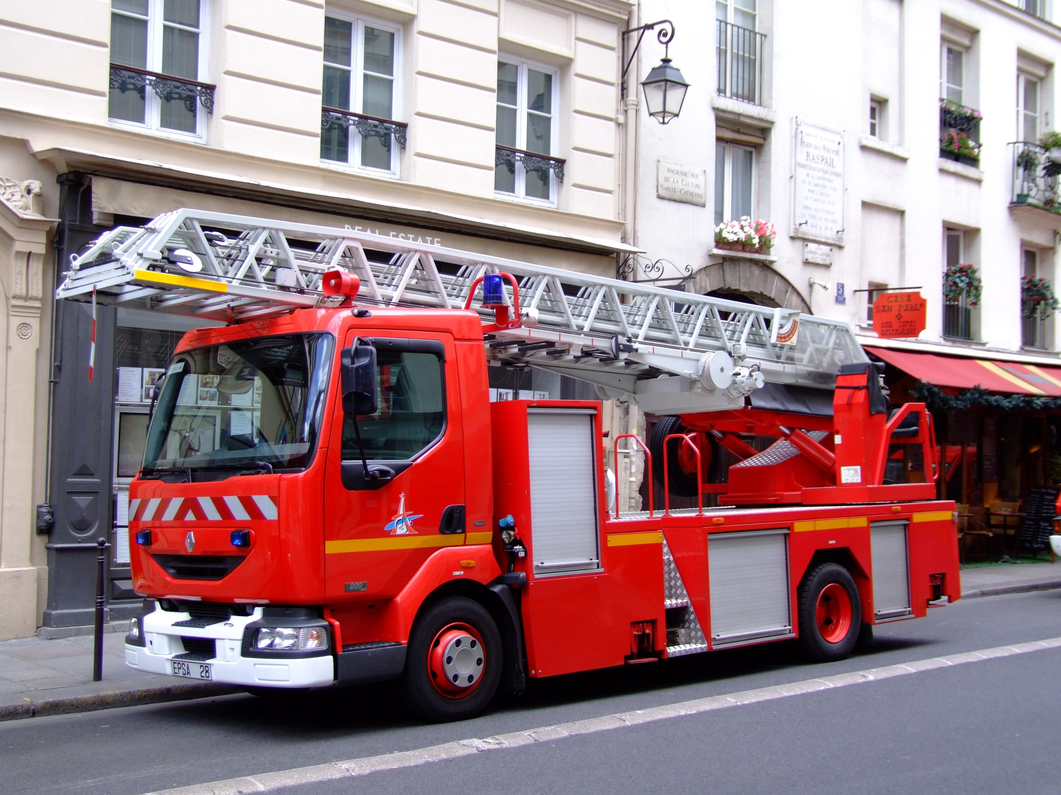 lyon-attaqu-s-aux-cocktails-molotov-lors-d-un-guet-apens-les