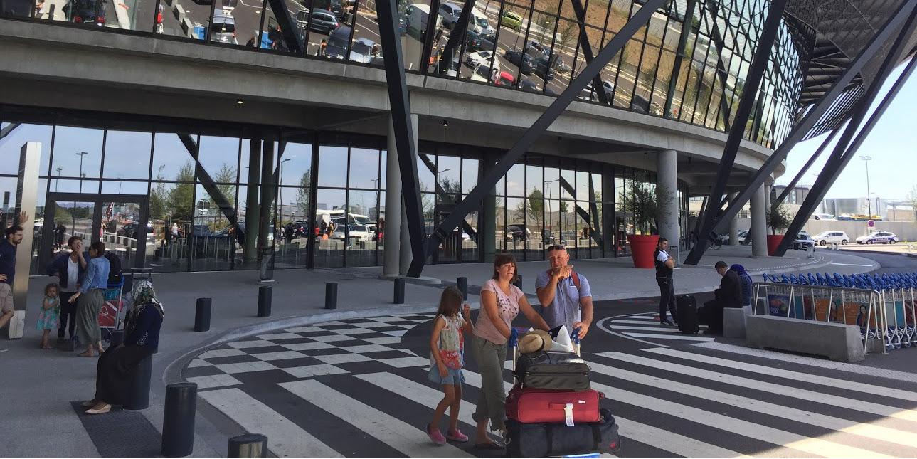 aeroport st exupery terminal 2