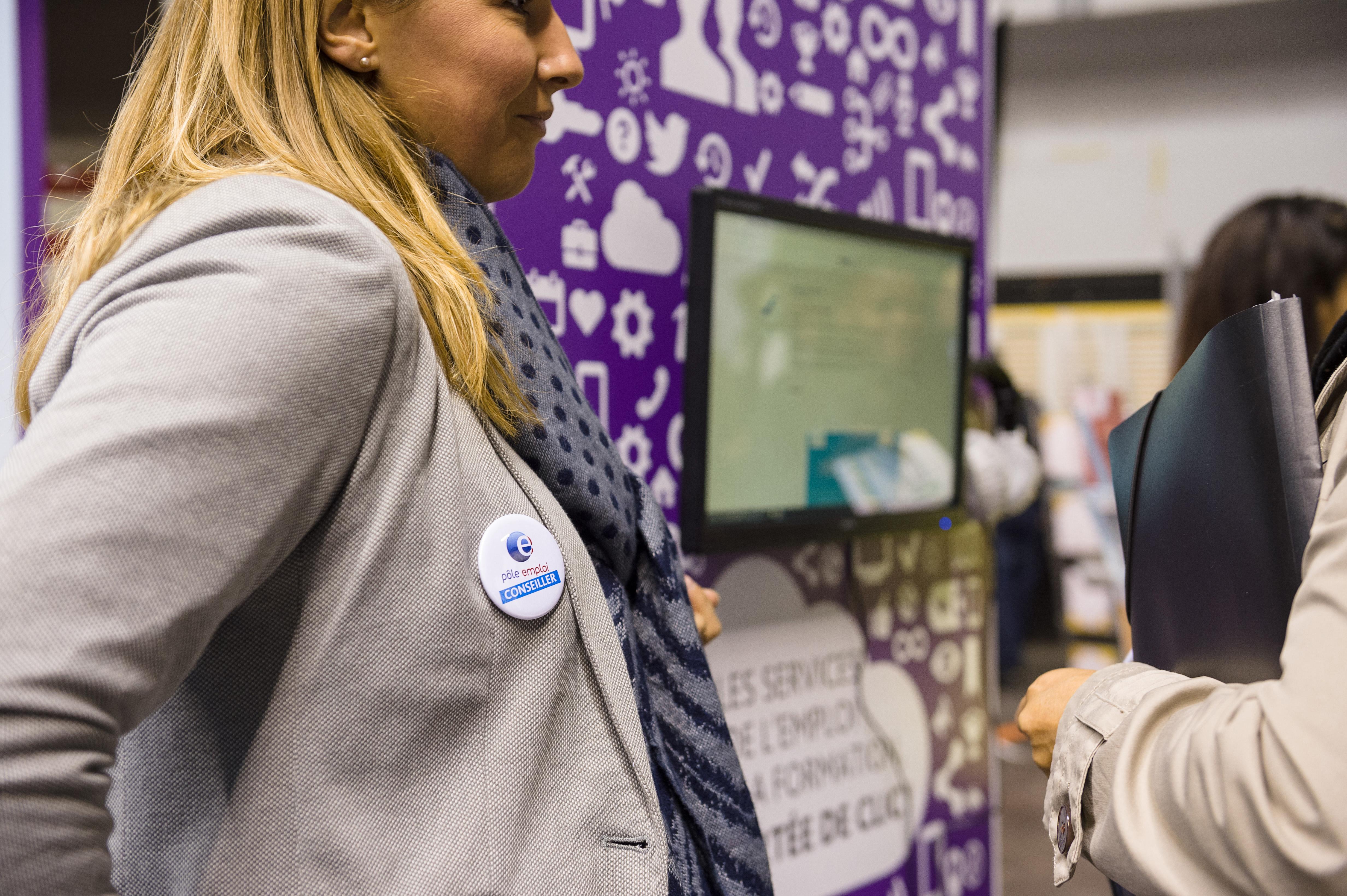 Il Menace Sa Conseillere Pole Emploi Un Homme Interpelle Pres De Lyon Radio Scoop