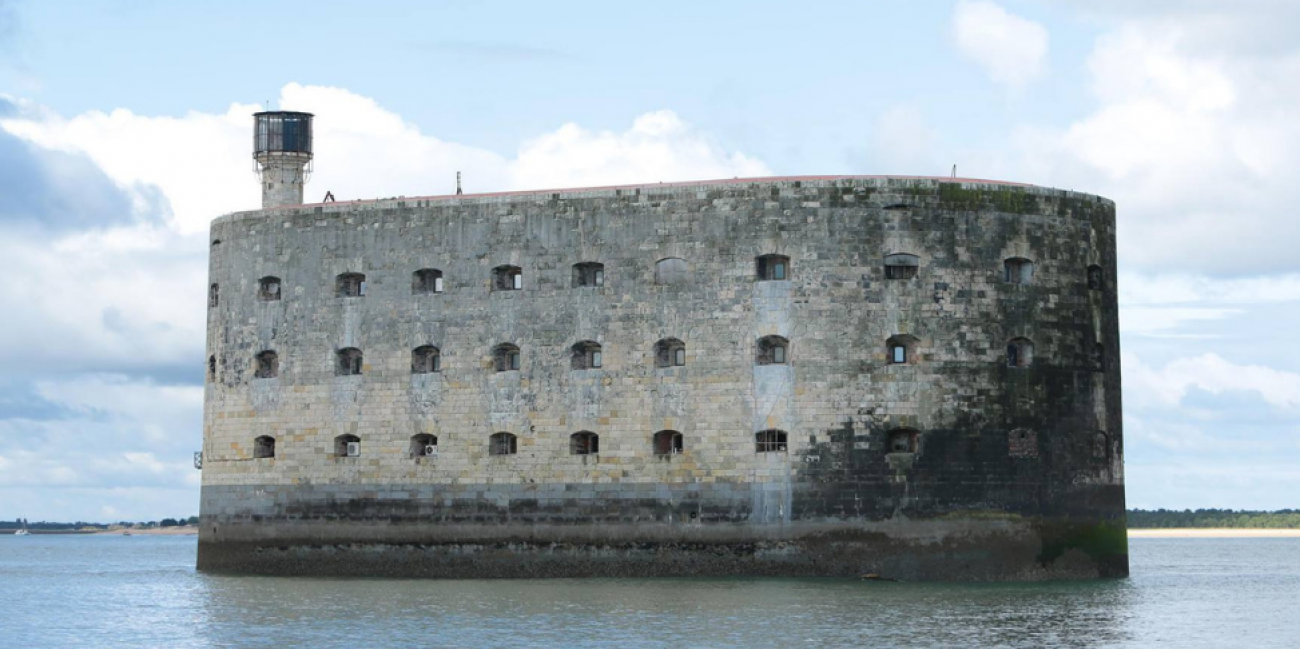 Il S Offre Fort Boyard Pour Feter Son 50eme Anniversaire Radio Scoop Il S Offre Fort Boyard Pour Feter Son 50eme Anniversaire Radio Scoop
