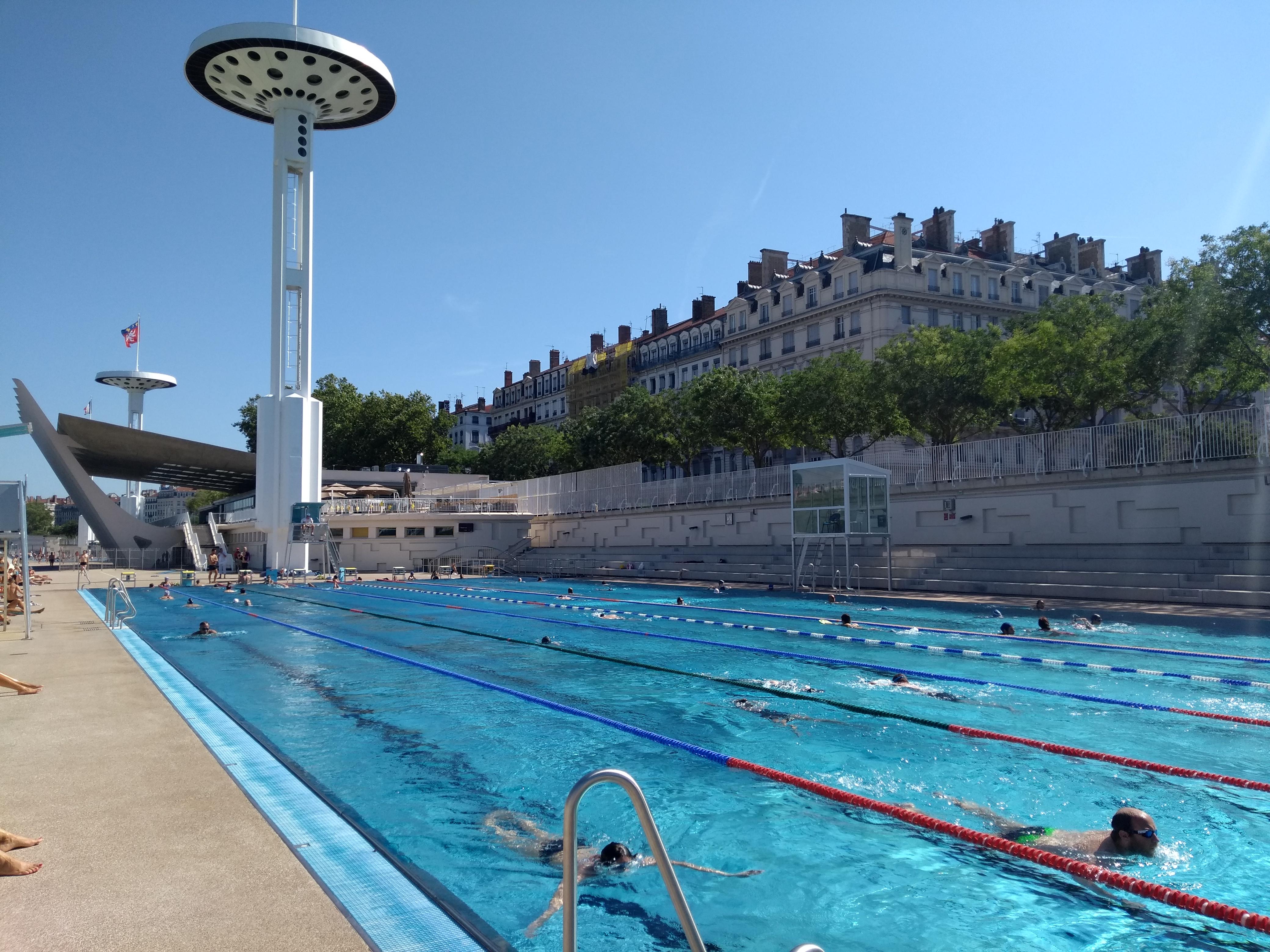 Lyon début de noyade à la piscine du Rhône ce dimanche Radio SCOOP