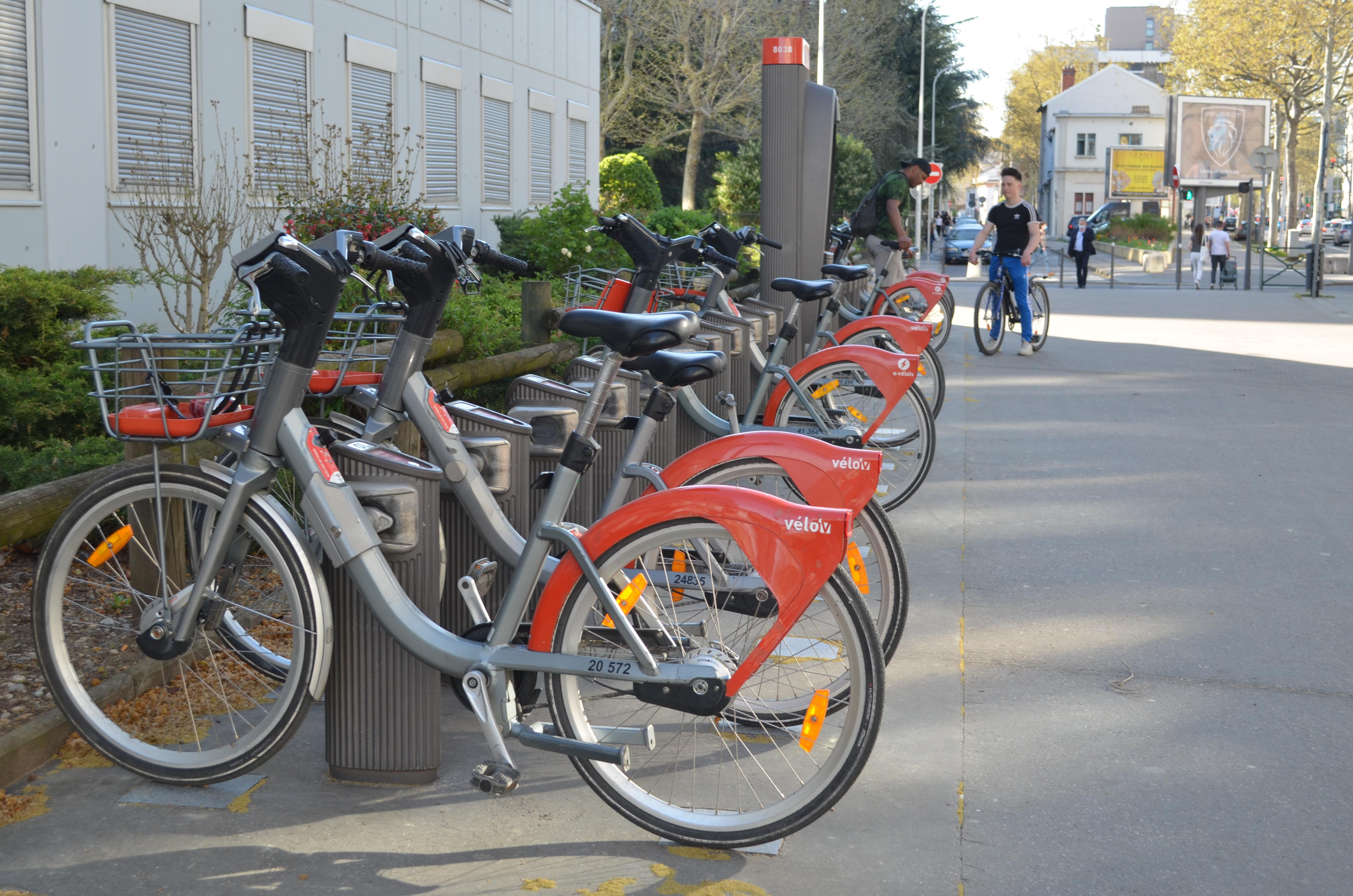 À Lyon, les Vélo'v ont le vent en poupe Actualité Lyon